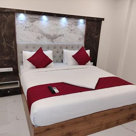 Mayuri Residency Hotel Attibele Екстер'єр фото