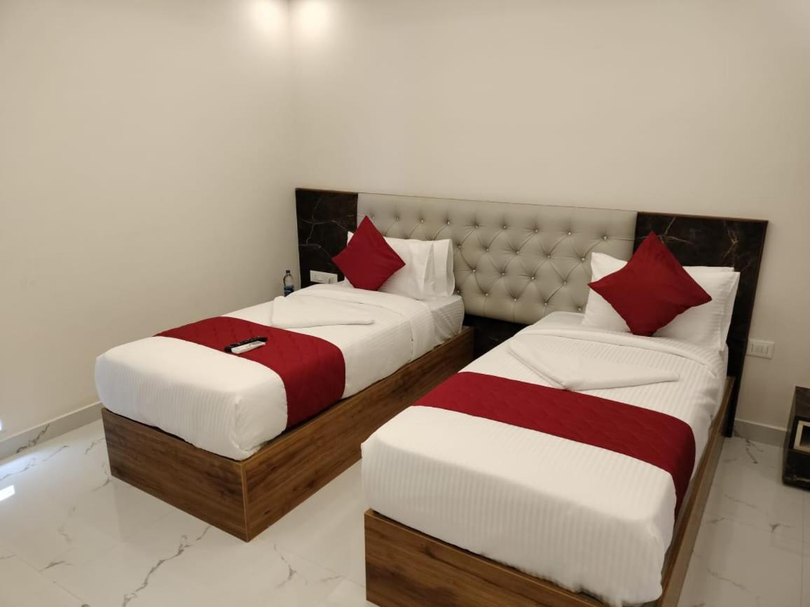 Mayuri Residency Hotel Attibele Екстер'єр фото