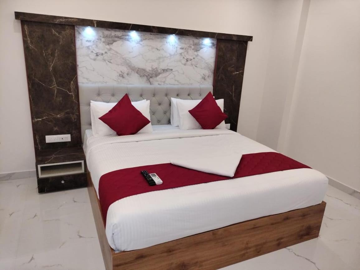 Mayuri Residency Hotel Attibele Екстер'єр фото